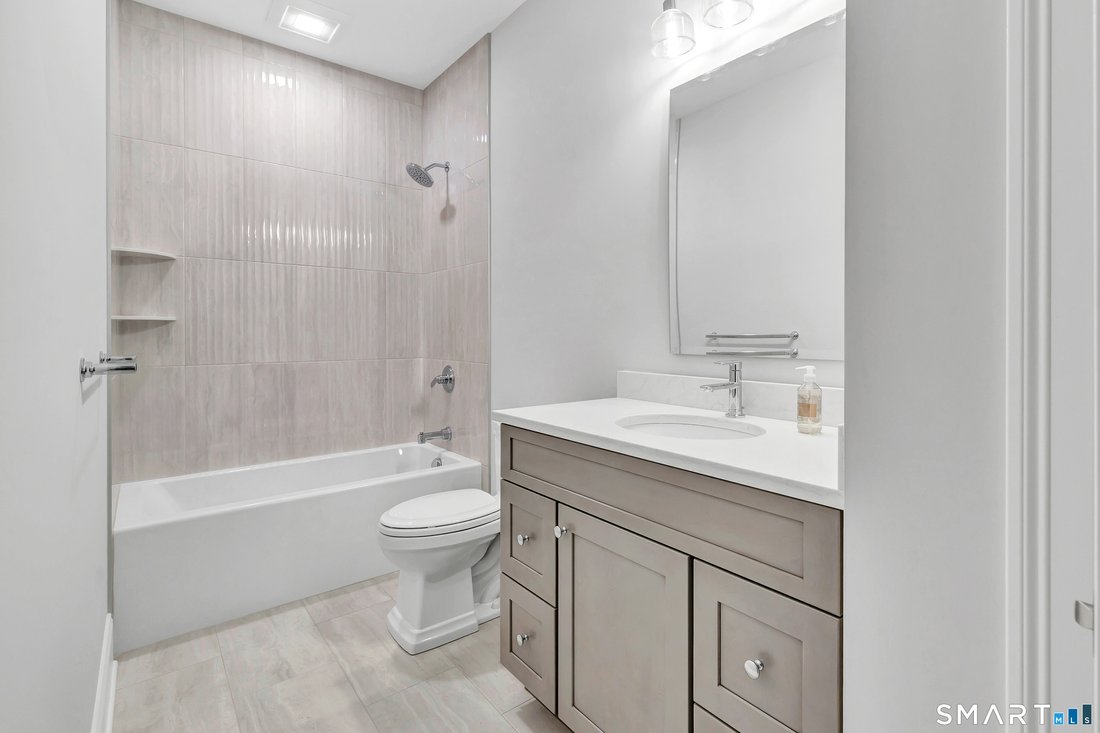 House in Shelton, Connecticut, United States 5 - 17677803