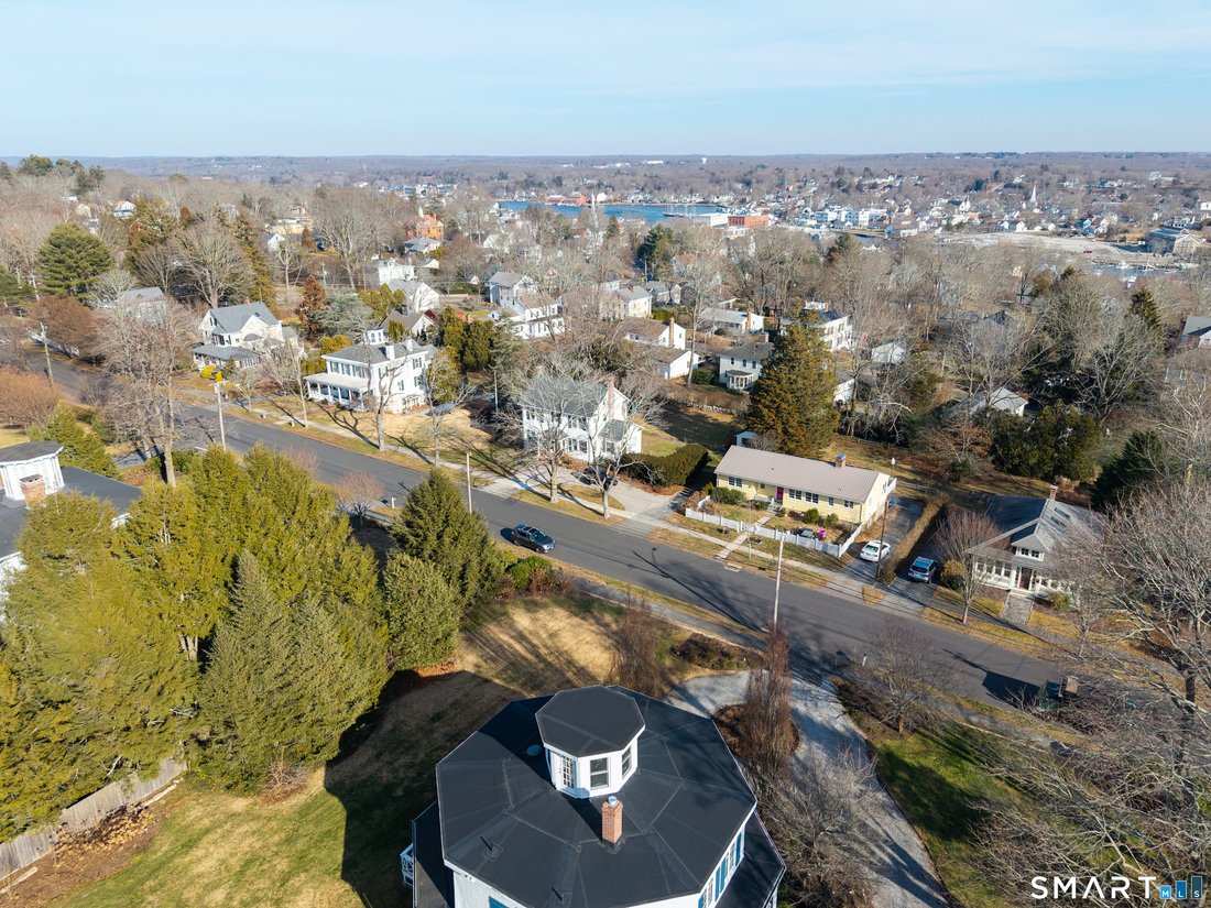 House in Groton, Connecticut, United States 4 - 17677844