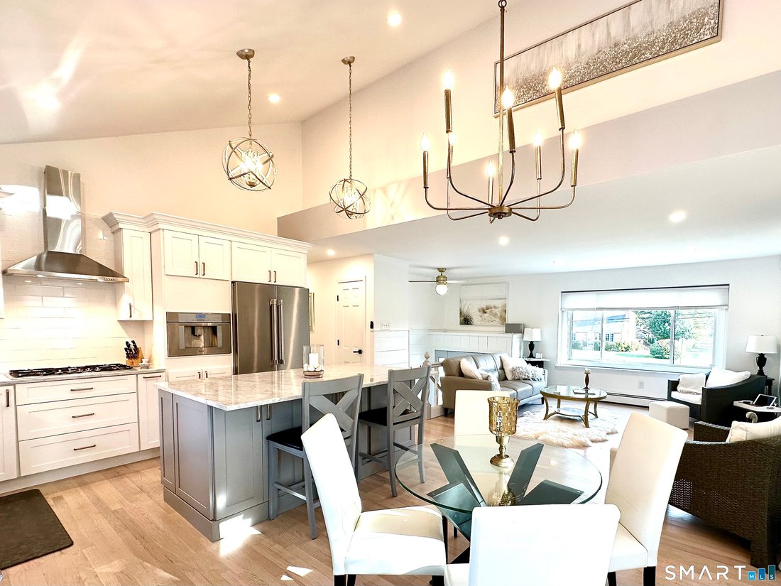 House in Old Saybrook, Connecticut, United States 2 - 17677855