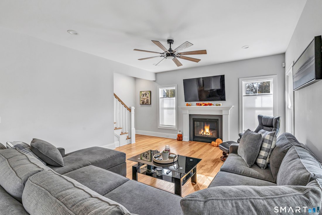 House in Shelton, Connecticut, United States 4 - 17678771