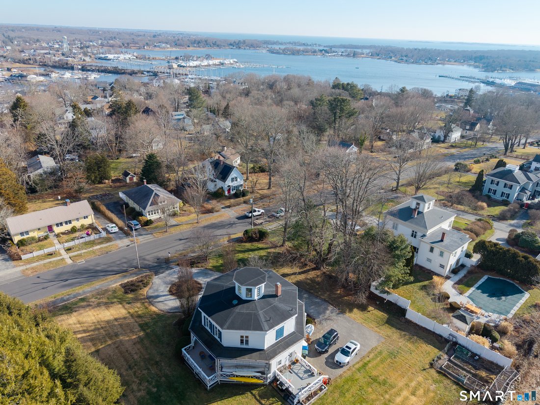 House in Groton, Connecticut, United States 1 - 17677844