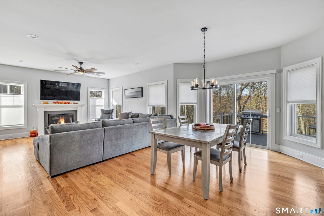 House in Shelton, Connecticut, United States 3 - 17678771