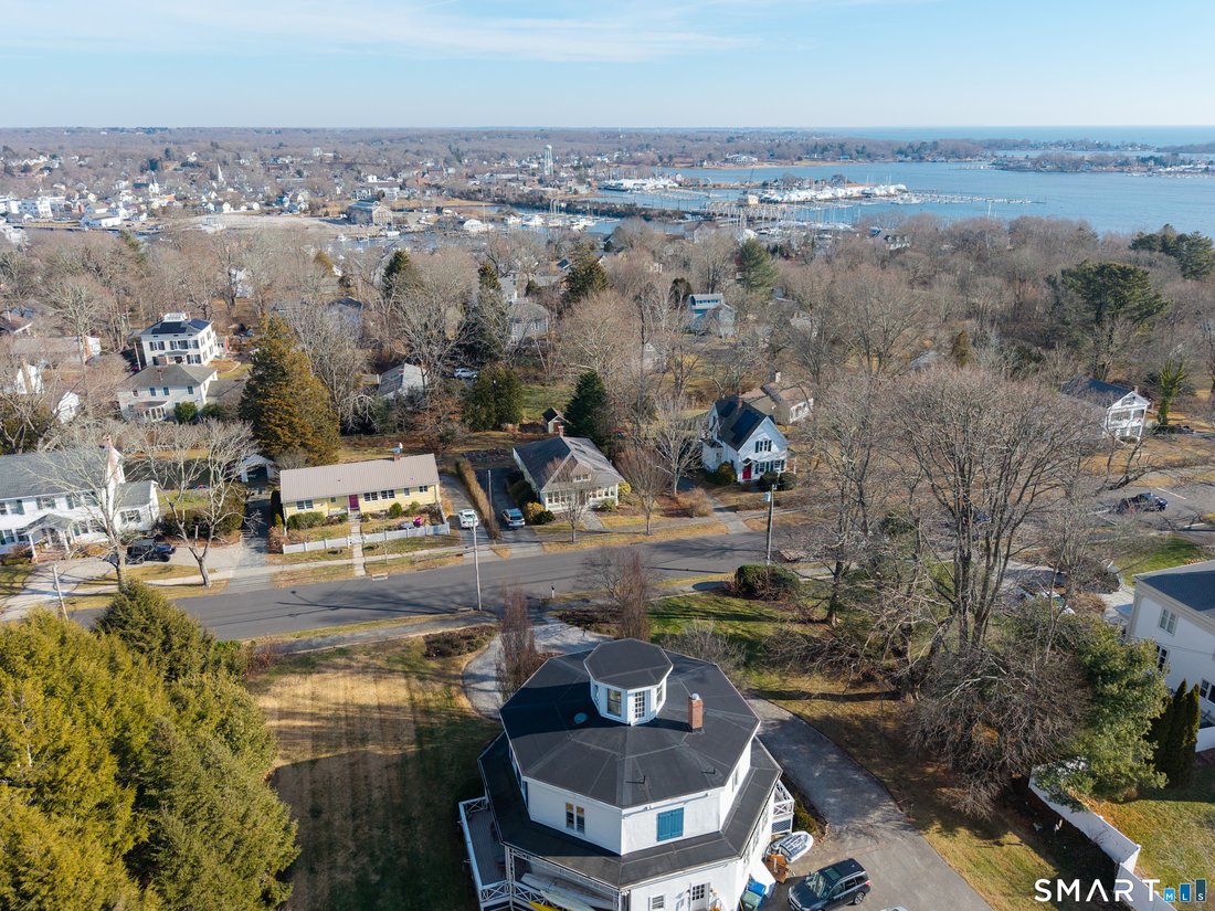 House in Groton, Connecticut, United States 5 - 17677844