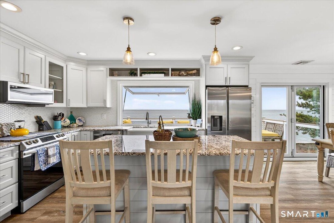 House in East Haven, Connecticut, United States 5 - 17678194