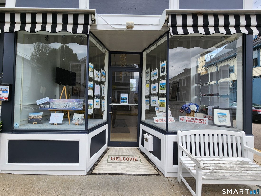 Stonington, Connecticut, United States 5 - 17678320