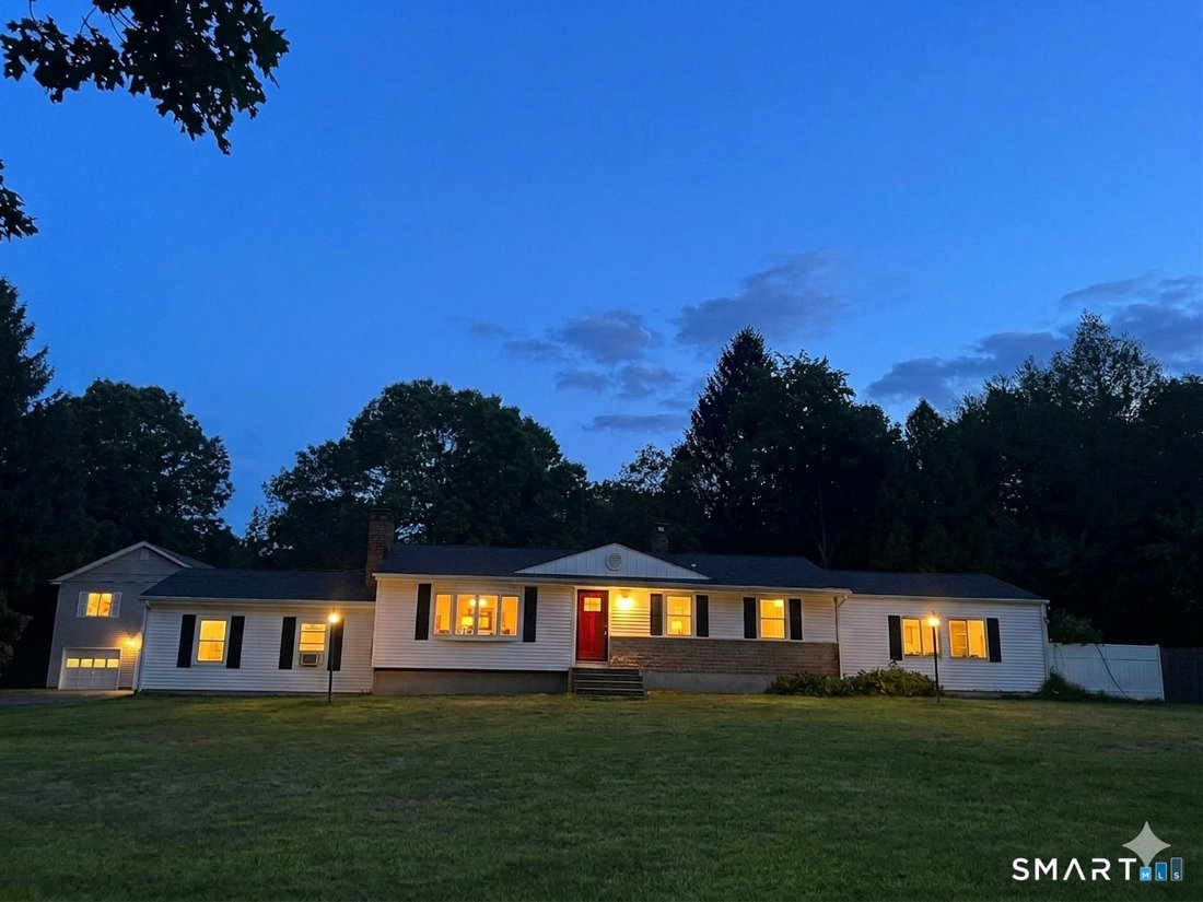 House in Bethel, Connecticut, United States 2 - 17678183