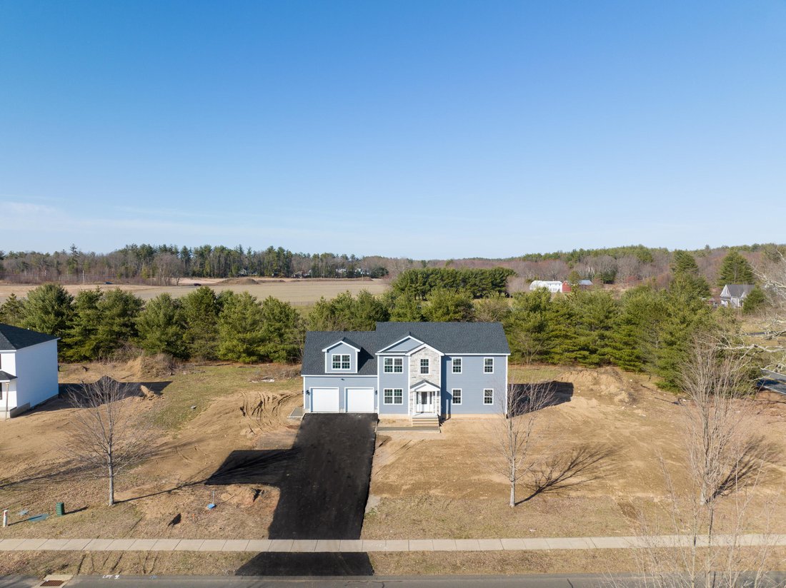 House in Suffield, Connecticut, United States 1 - 17678085