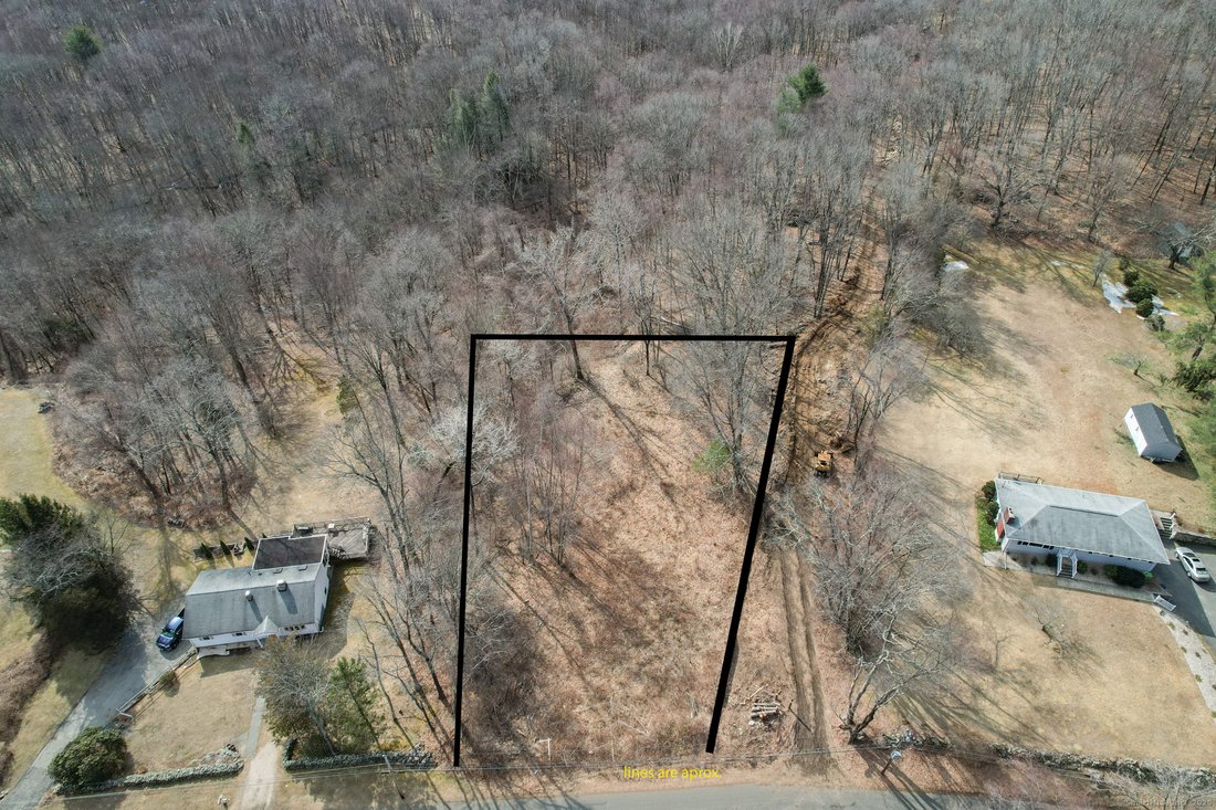 House in Watertown, Connecticut, United States 3 - 17677891