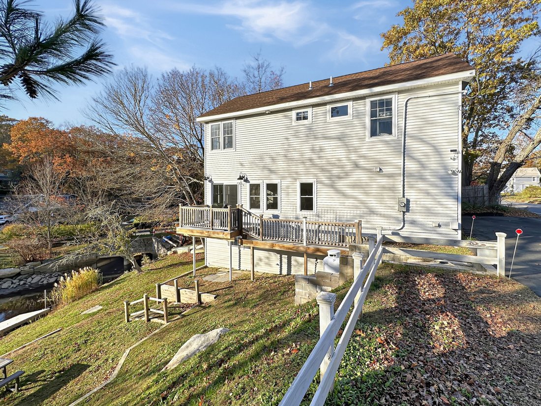 House in Waterford, Connecticut, United States 4 - 17677828