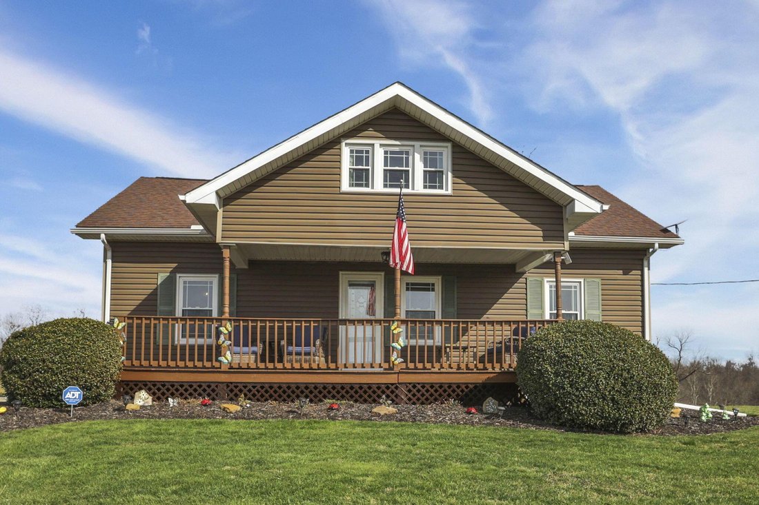 House in New Straitsville, Ohio, United States 1 - 17678992