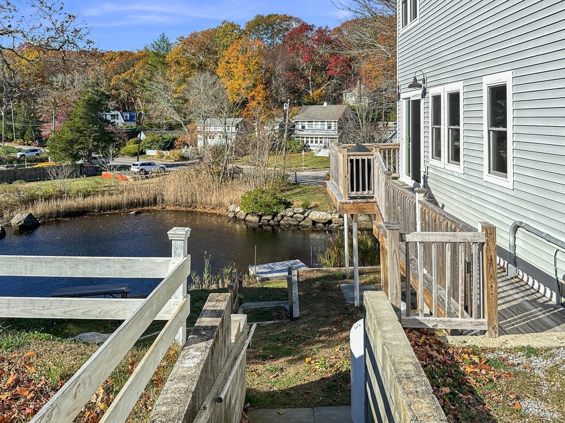 House in Waterford, Connecticut, United States 3 - 17677828