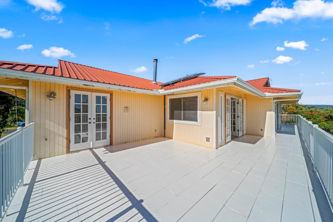 House in Hilo, Hawaii, United States 1 - 17680184