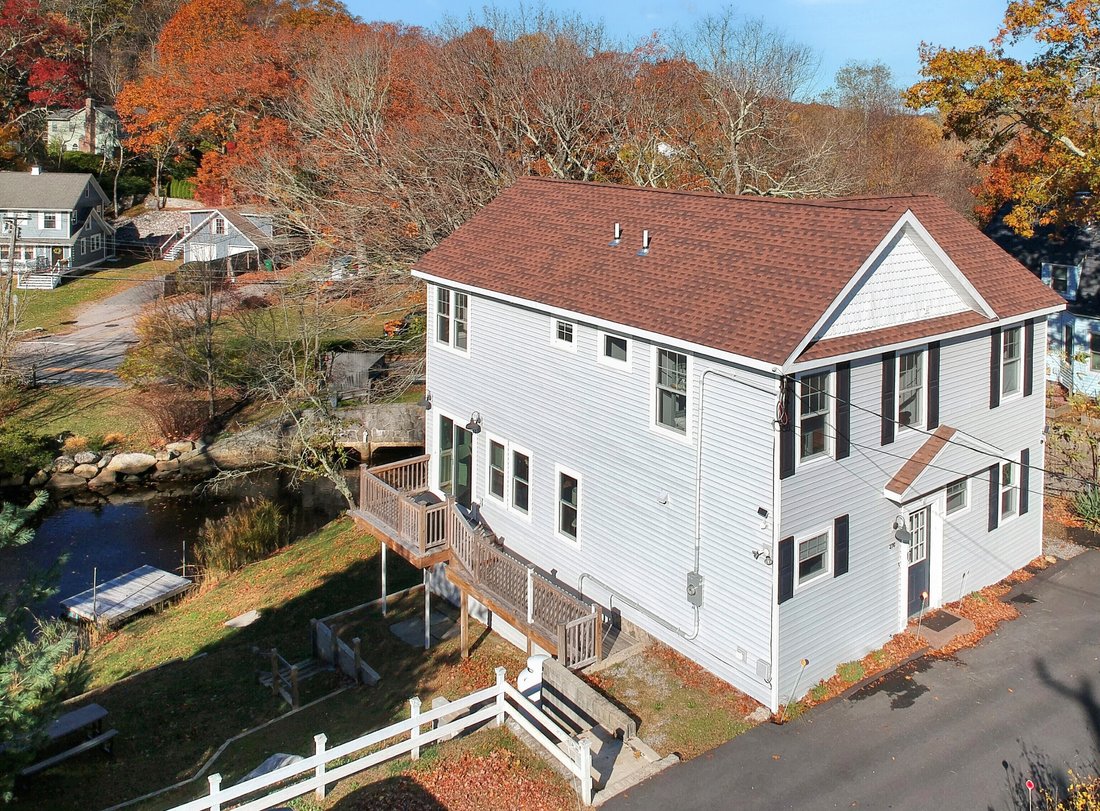 House in Waterford, Connecticut, United States 2 - 17677828