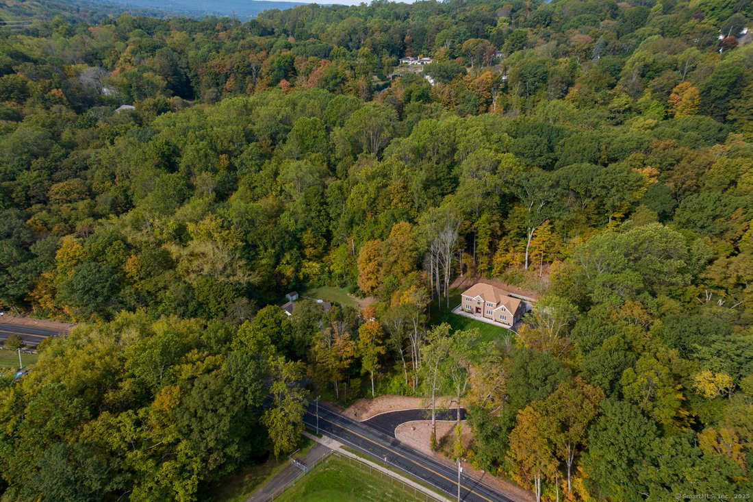 House in Meriden, Connecticut, United States 4 - 17678319