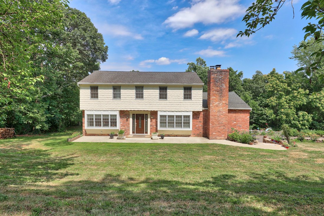 House in Woodbridge, Connecticut, United States 2 - 17678124