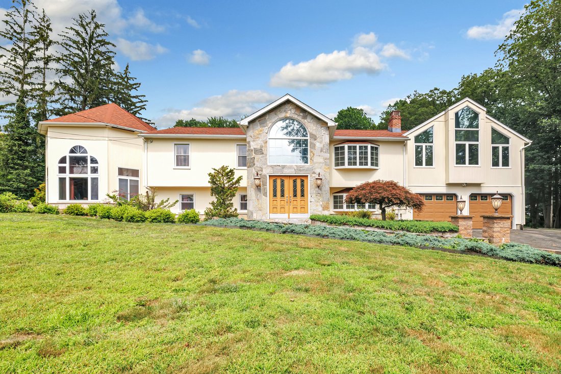 House in Monroe, Connecticut, United States 1 - 17678168