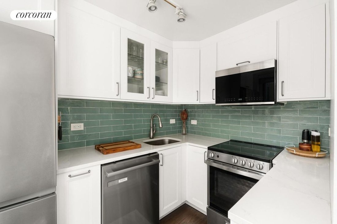 Co Op in New York, New York, United States 2 - 17678381