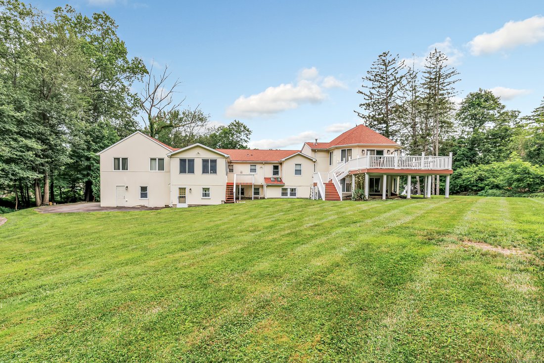 House in Monroe, Connecticut, United States 4 - 17678168