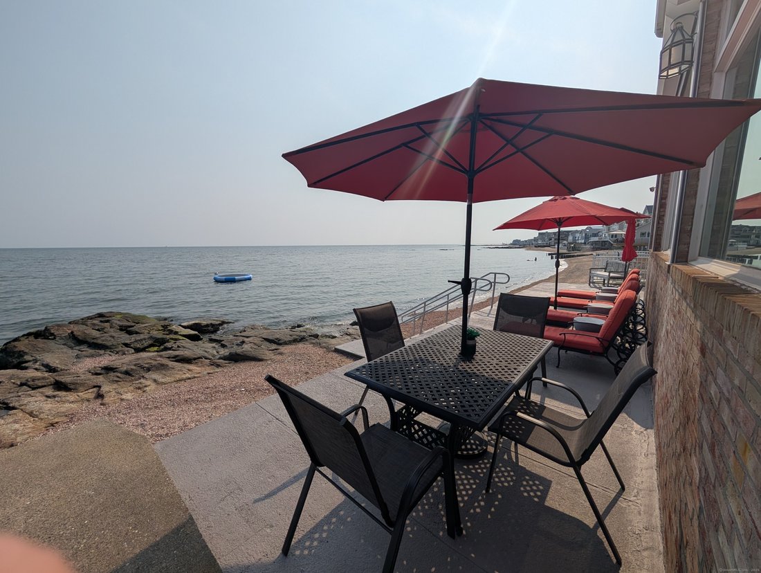 House in East Haven, Connecticut, United States 3 - 17677811