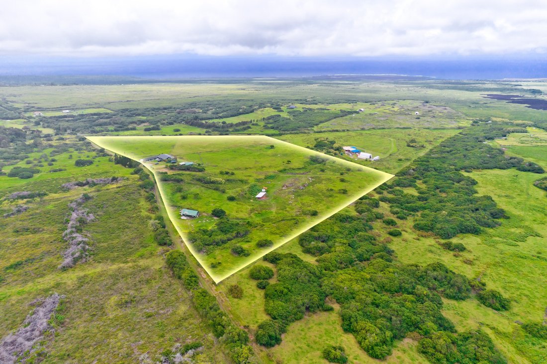 House in Naalehu, Hawaii, United States 4 - 17679945