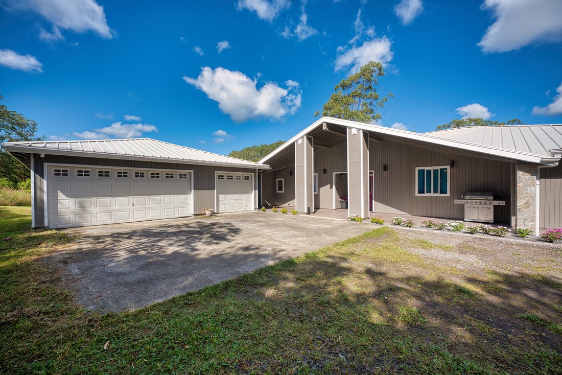 House in Hilo, Hawaii, United States 1 - 17679760