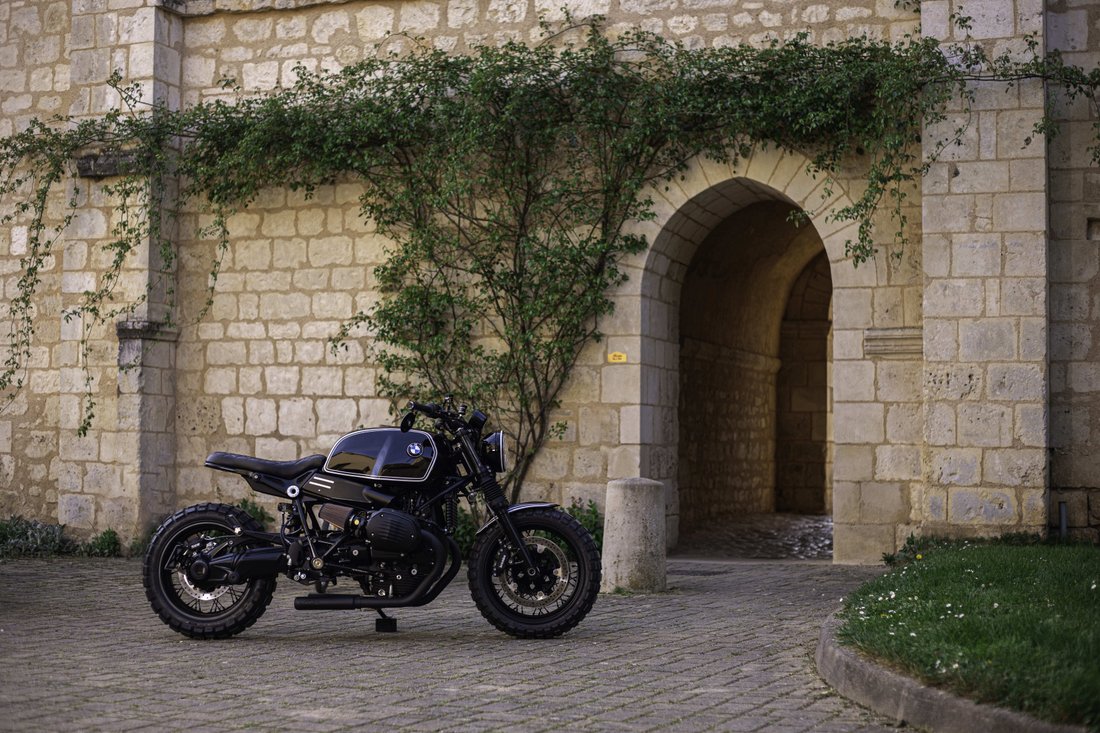 Motorcycle in Chauvigny, France 5 - 17682592