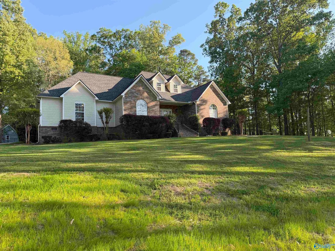 House in Guntersville, Alabama, United States 1 - 17680431