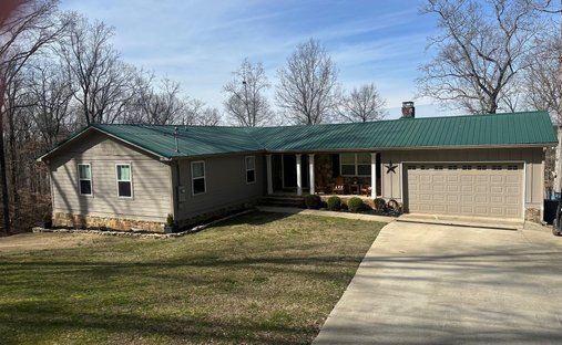 House in Glencoe, Alabama, United States 1