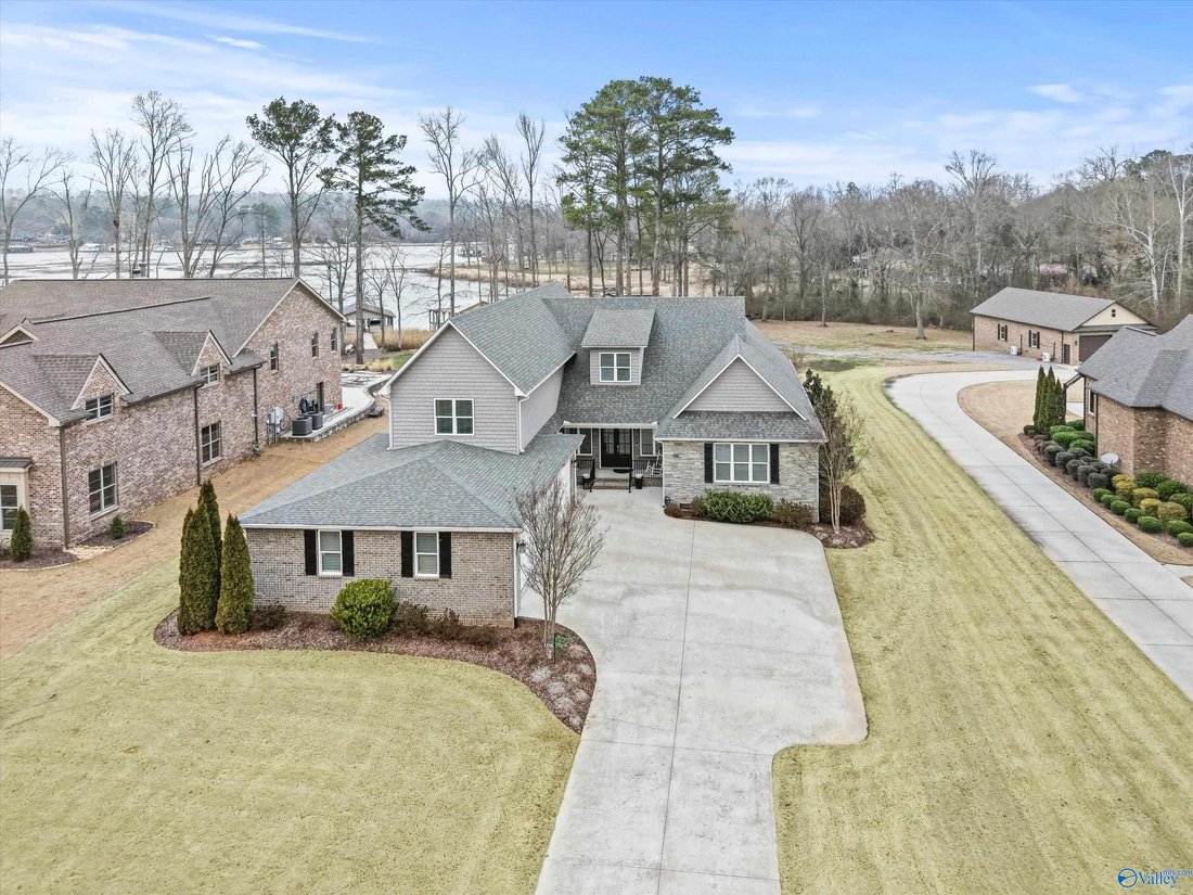 House in Guntersville, Alabama, United States 1 - 17681570