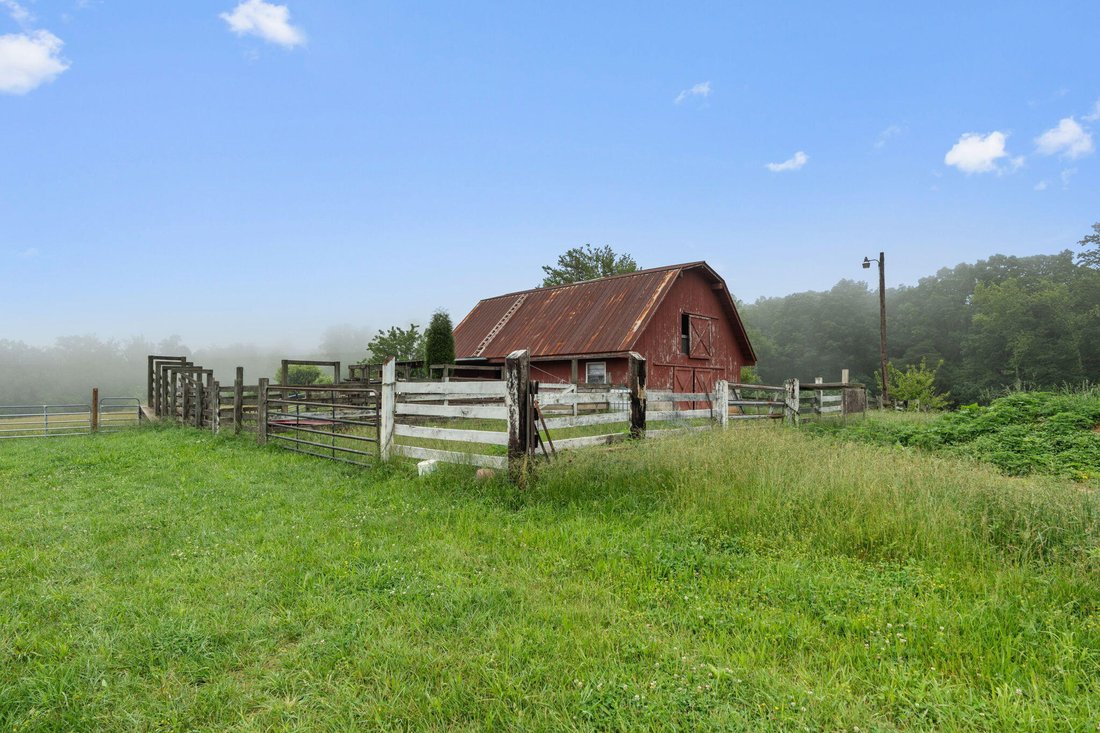 Farm Ranch in Grandview, Tennessee, United States 4 - 17682127