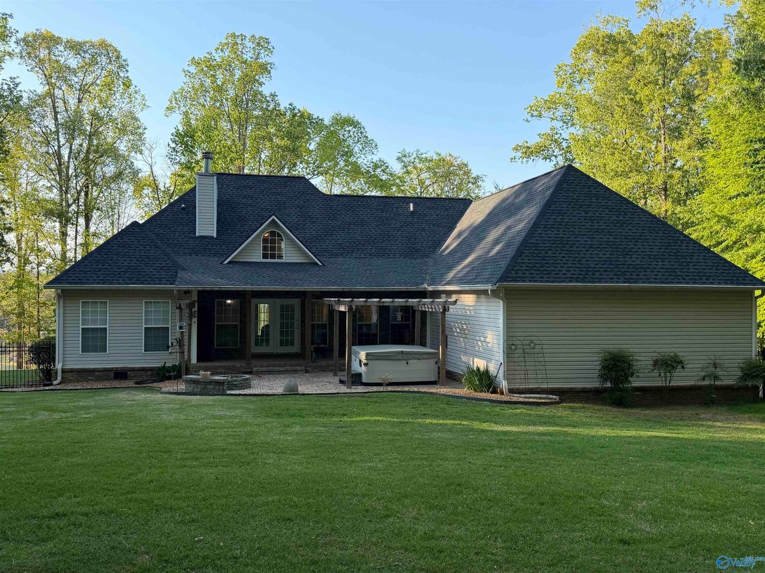 House in Guntersville, Alabama, United States 3 - 17680431