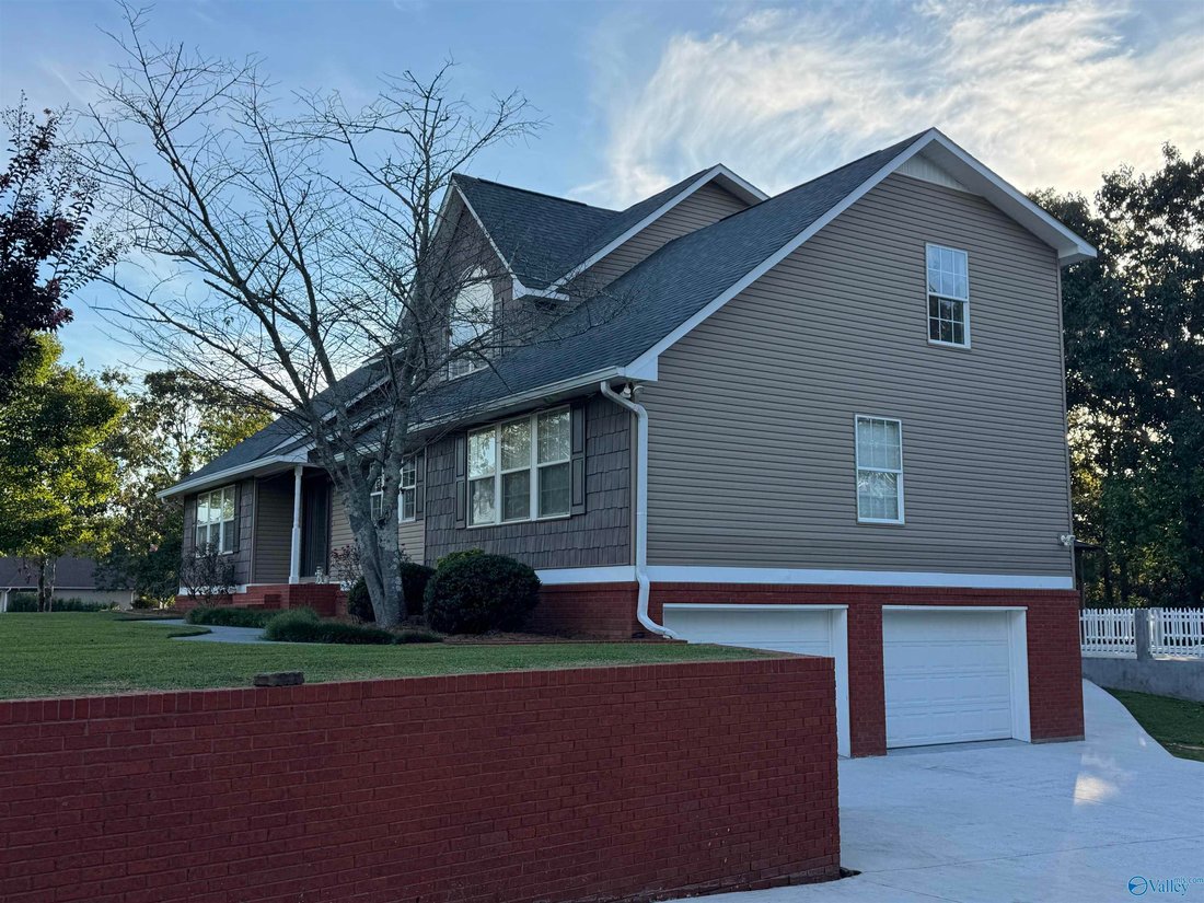 House in Albertville, Alabama, United States 3 - 17680615