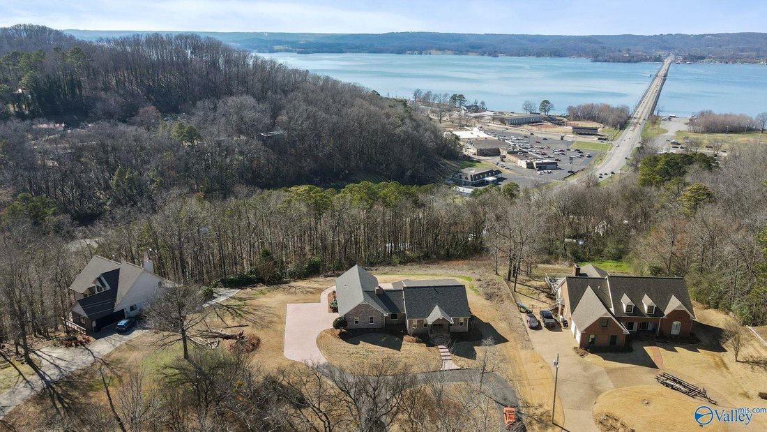 House in Guntersville, Alabama, United States 1 - 17681139
