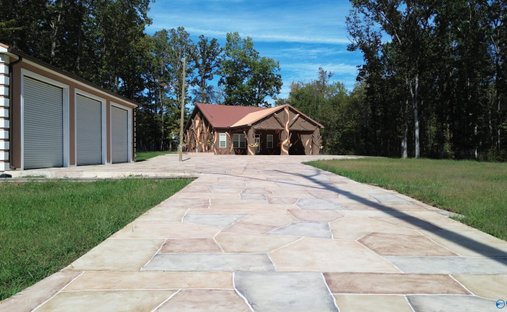 House in Cedar Bluff, Alabama, United States 1