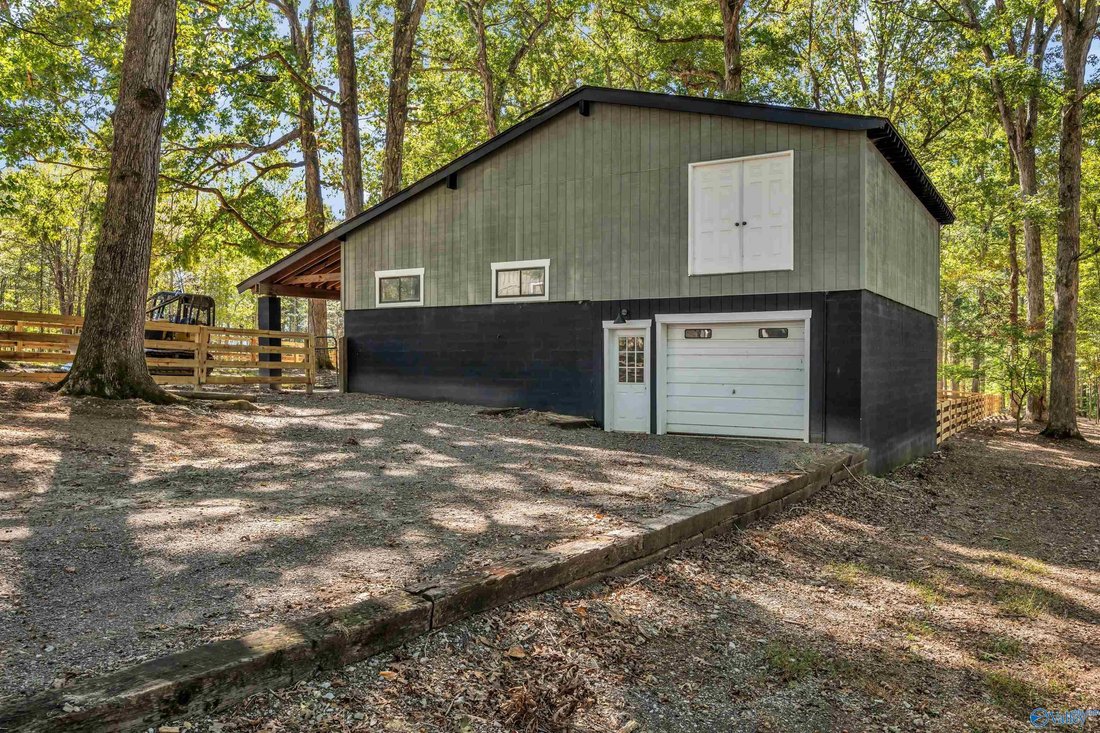 House in Flintville, Tennessee, United States 2 - 17680336