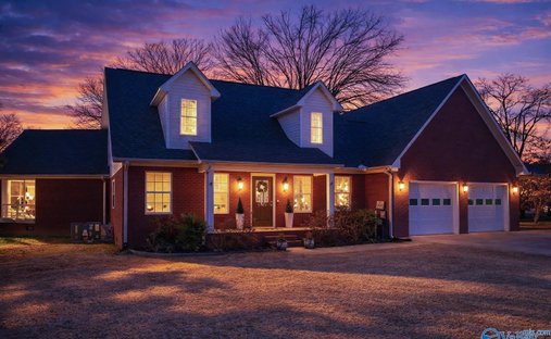 House in Guntersville, Alabama, United States 1