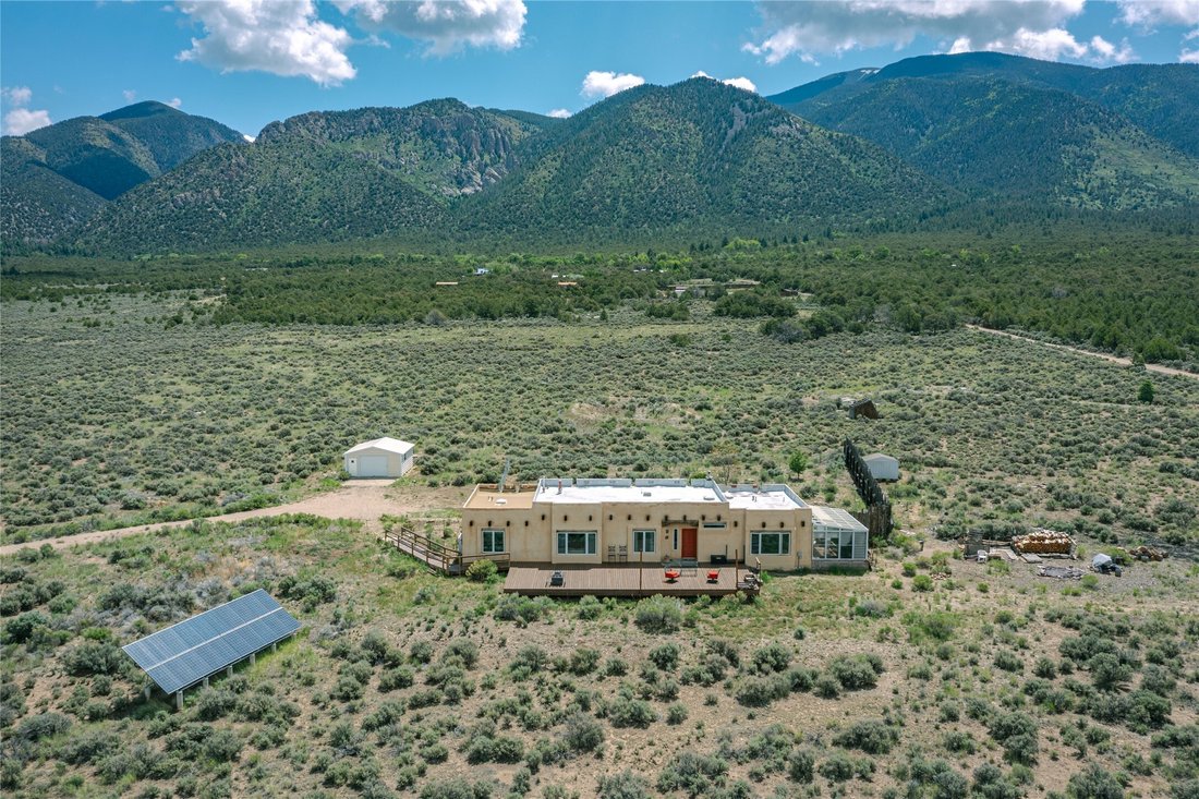 House in Questa, New Mexico, United States 1 - 17682709