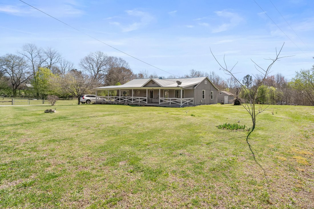 Farm Ranch in Estill Springs, Tennessee, United States 3 - 17682111