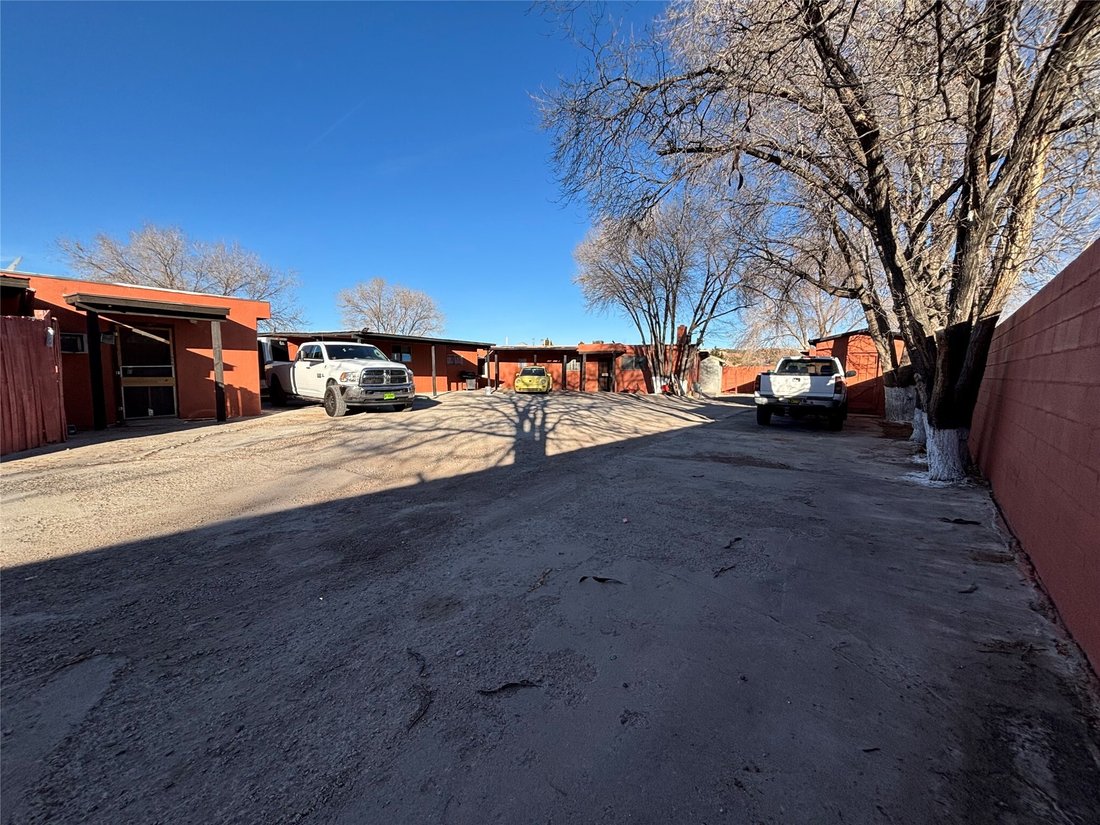 Santa Fe, New Mexico, United States 3 - 17682205
