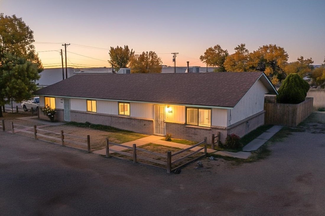House in Los Lunas, New Mexico, United States 1 - 17682202