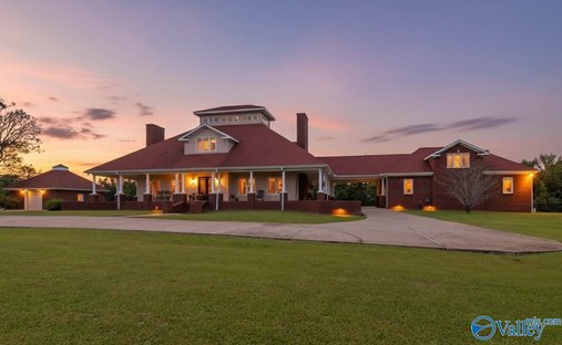 House in Trinity, Alabama, United States 1
