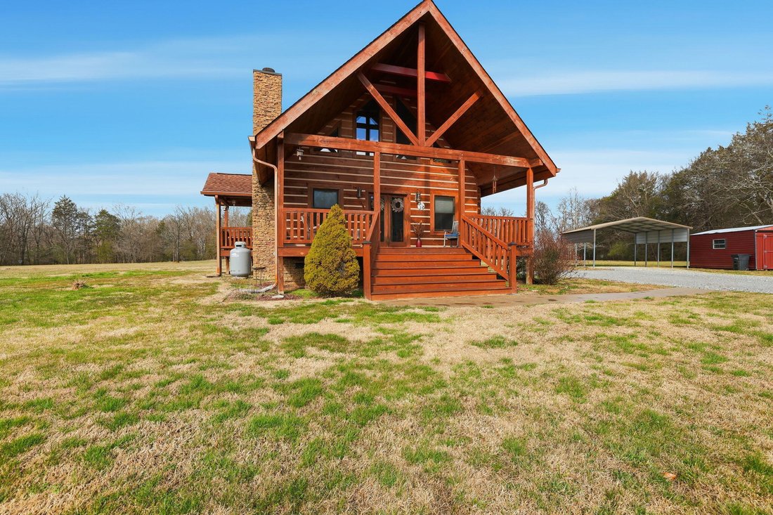 Chickamauga, Georgia, United States 3 - 17682599