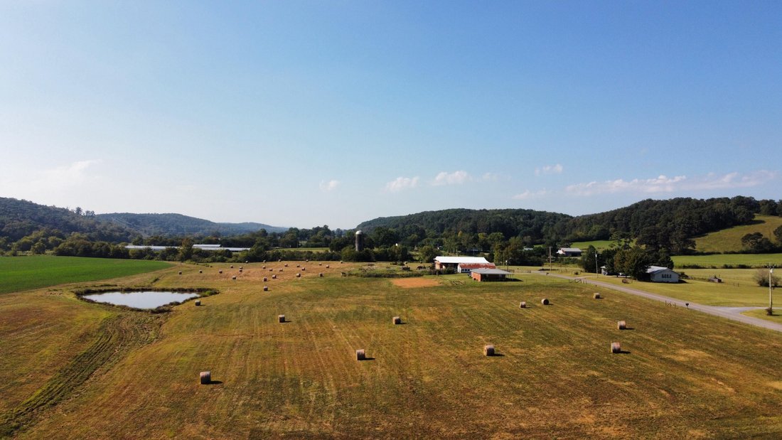 Farm Ranch in Cleveland, Tennessee, United States 3 - 17681544