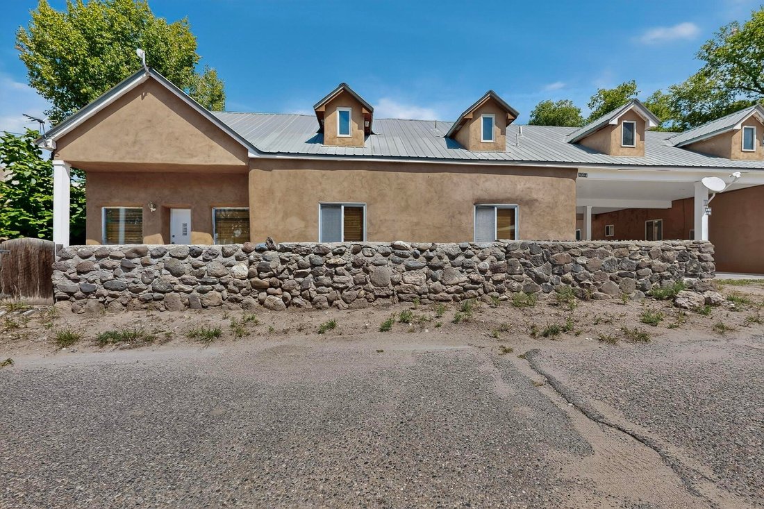 House in Española, New Mexico, United States 1 - 17682241