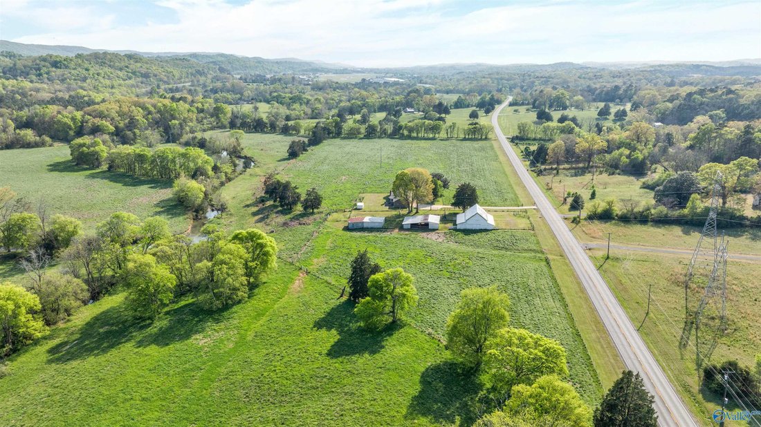 Farm Ranch in Fort Payne, Alabama, United States 2 - 17681033