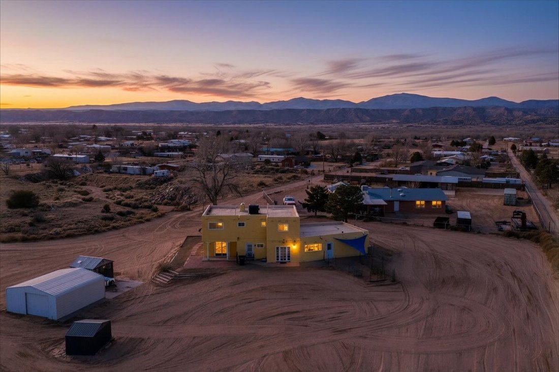 House in Española, New Mexico, United States 3 - 17682158