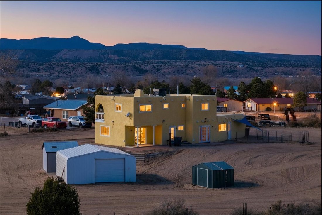 House in Española, New Mexico, United States 4 - 17682158