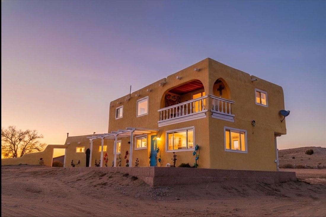 House in Española, New Mexico, United States 1 - 17682158