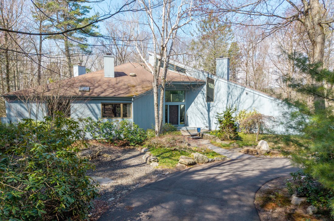 House in Canton, Connecticut, United States 1 - 17683921