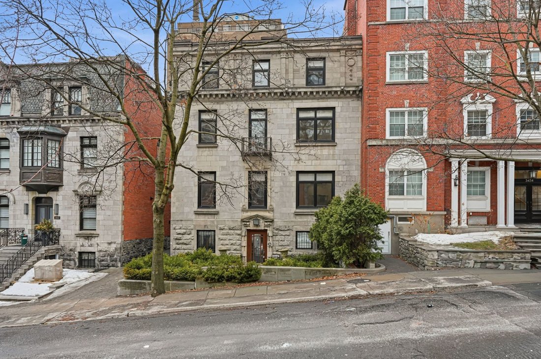 House in Montréal, Quebec, Canada 2 - 17687283